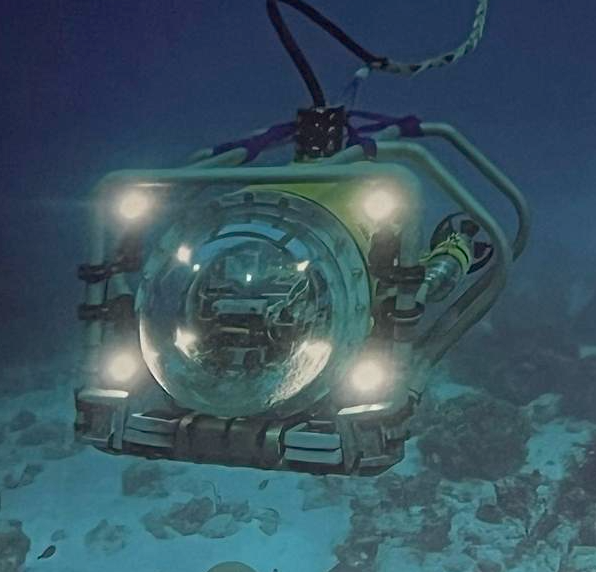 Under-water robot with lights